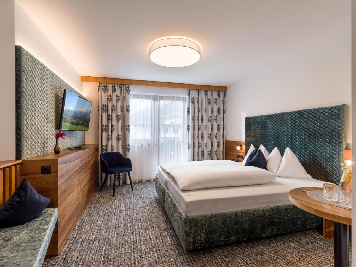 Hotel Landhaus Zillertal Fügen Buitenkant foto
