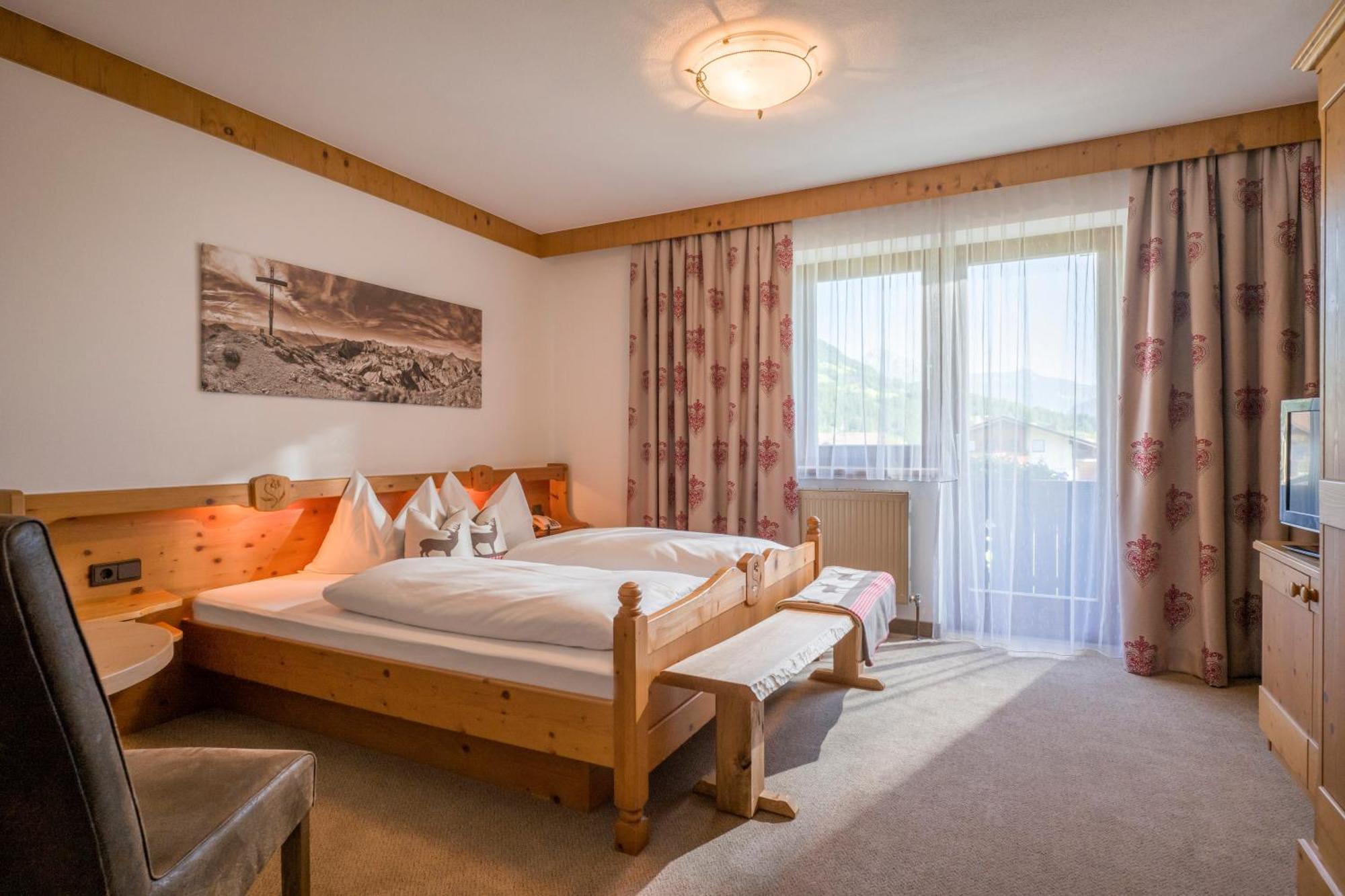 Hotel Landhaus Zillertal Fügen Buitenkant foto