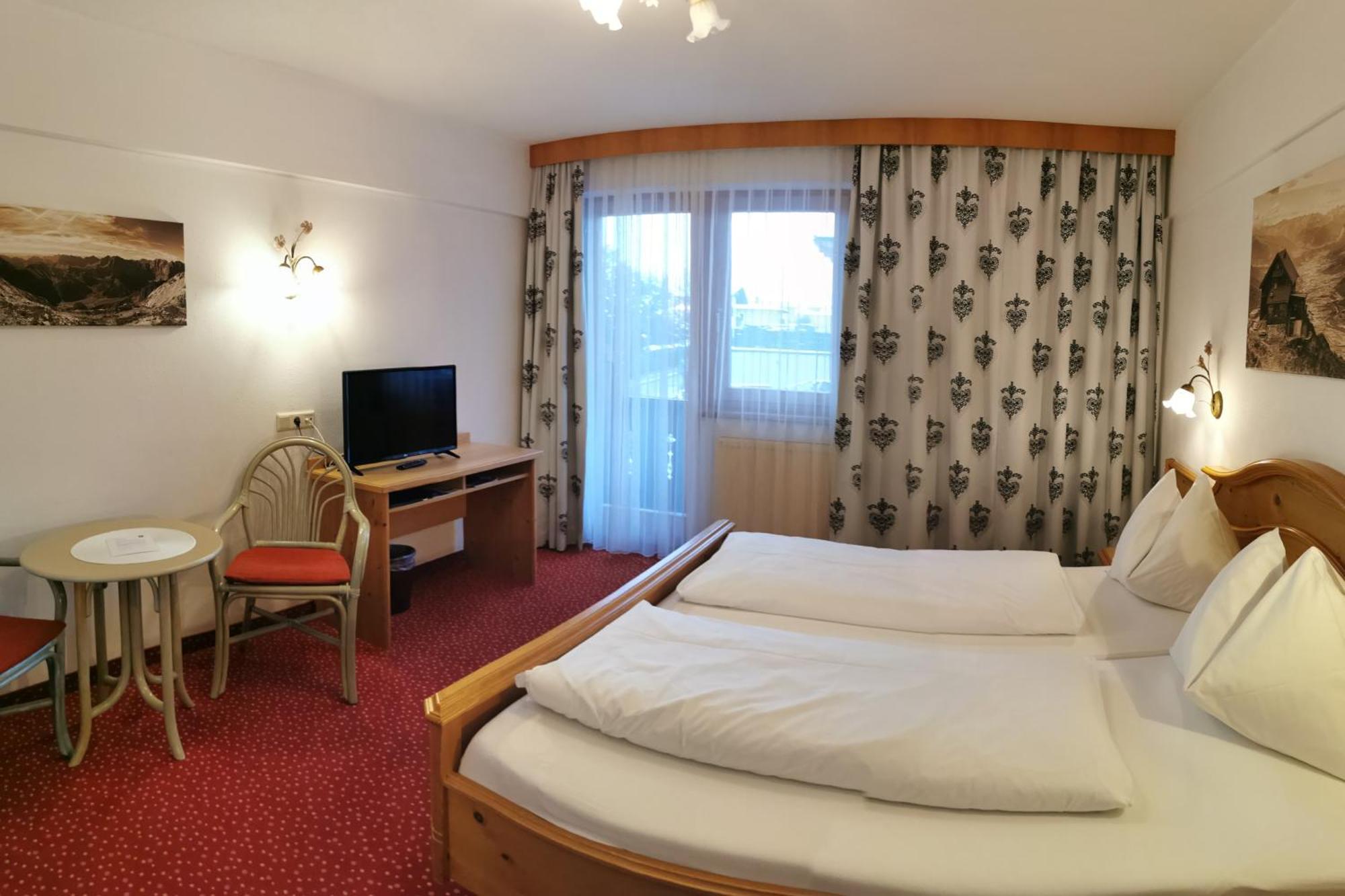 Hotel Landhaus Zillertal Fügen Buitenkant foto